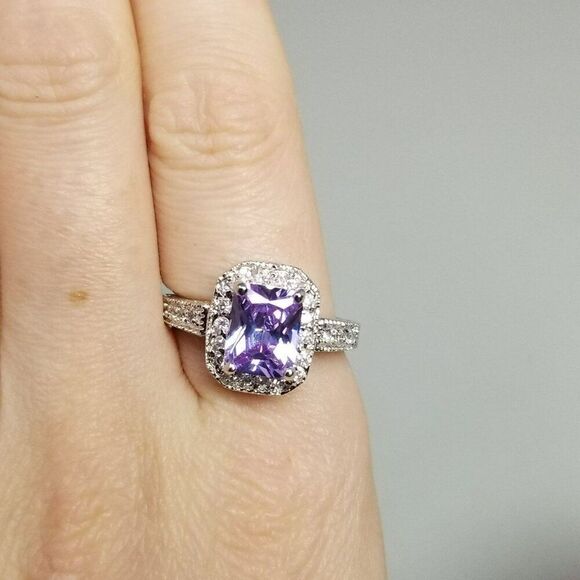 Vintage Sparkly Purple Rhinestone Ring, Silver Tone Size 9 Band, Emerald Shape - Picture 9 of 9